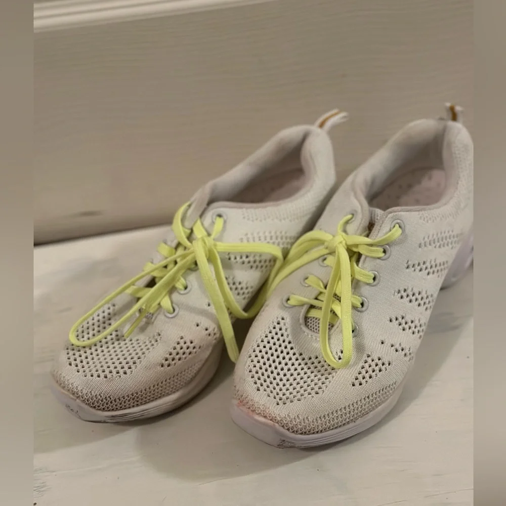 Practice White Dance Sneaker Size 7 - Picture 3 of 4